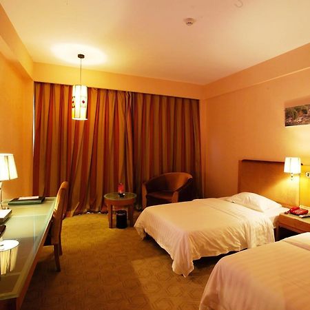 Jinyuan Hotel Wuzhou Exterior photo