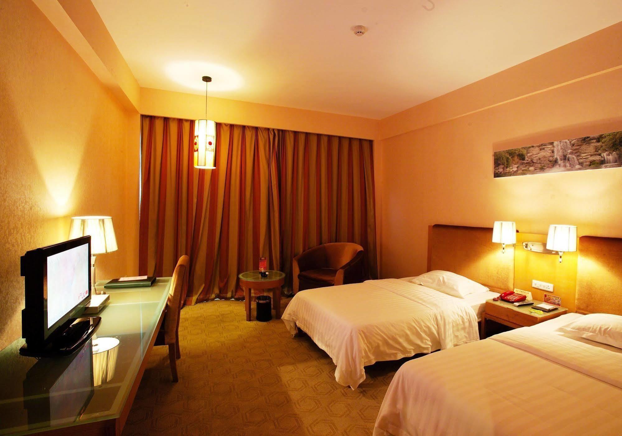 Jinyuan Hotel Wuzhou Exterior photo
