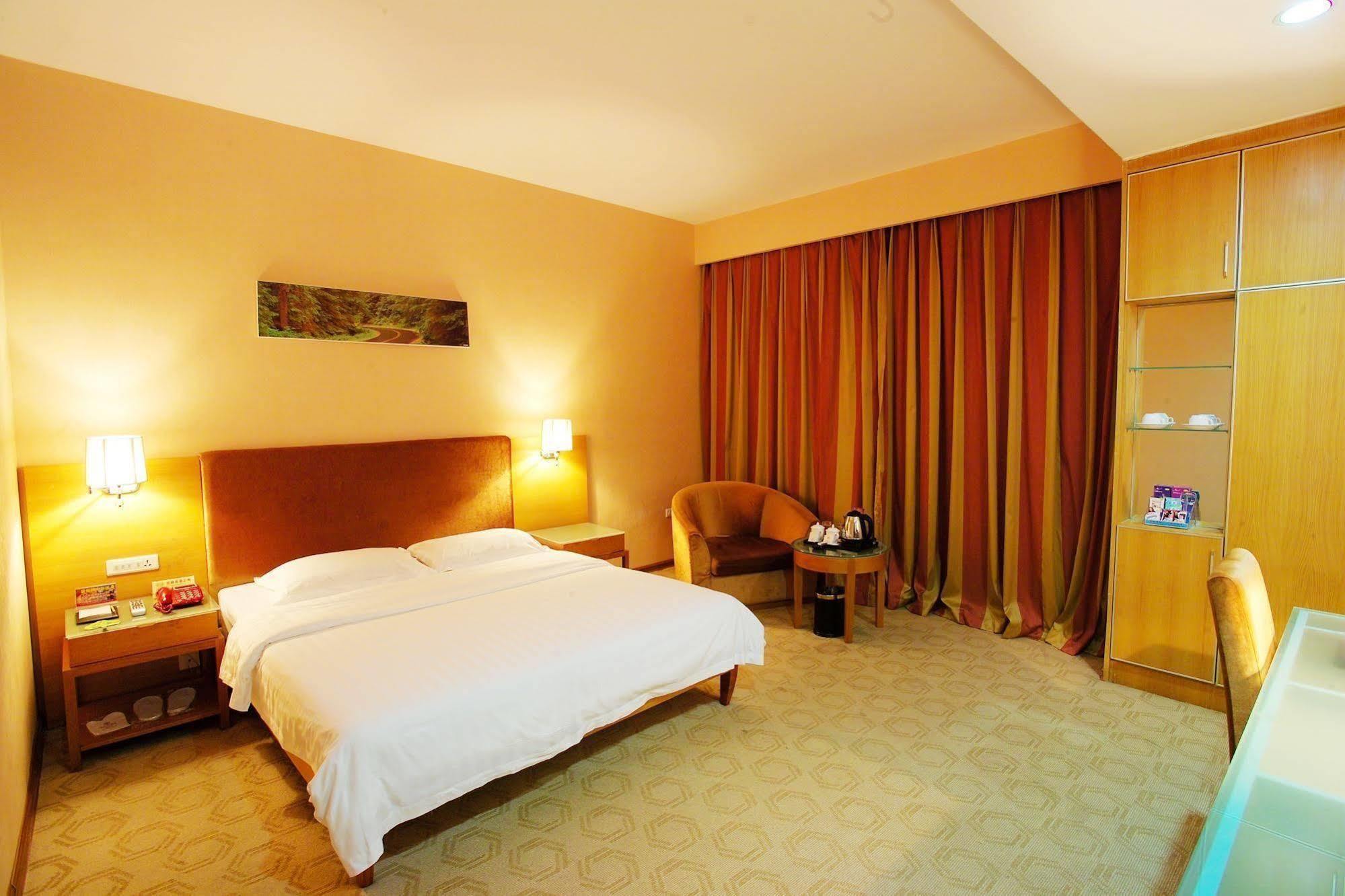 Jinyuan Hotel Wuzhou Exterior photo