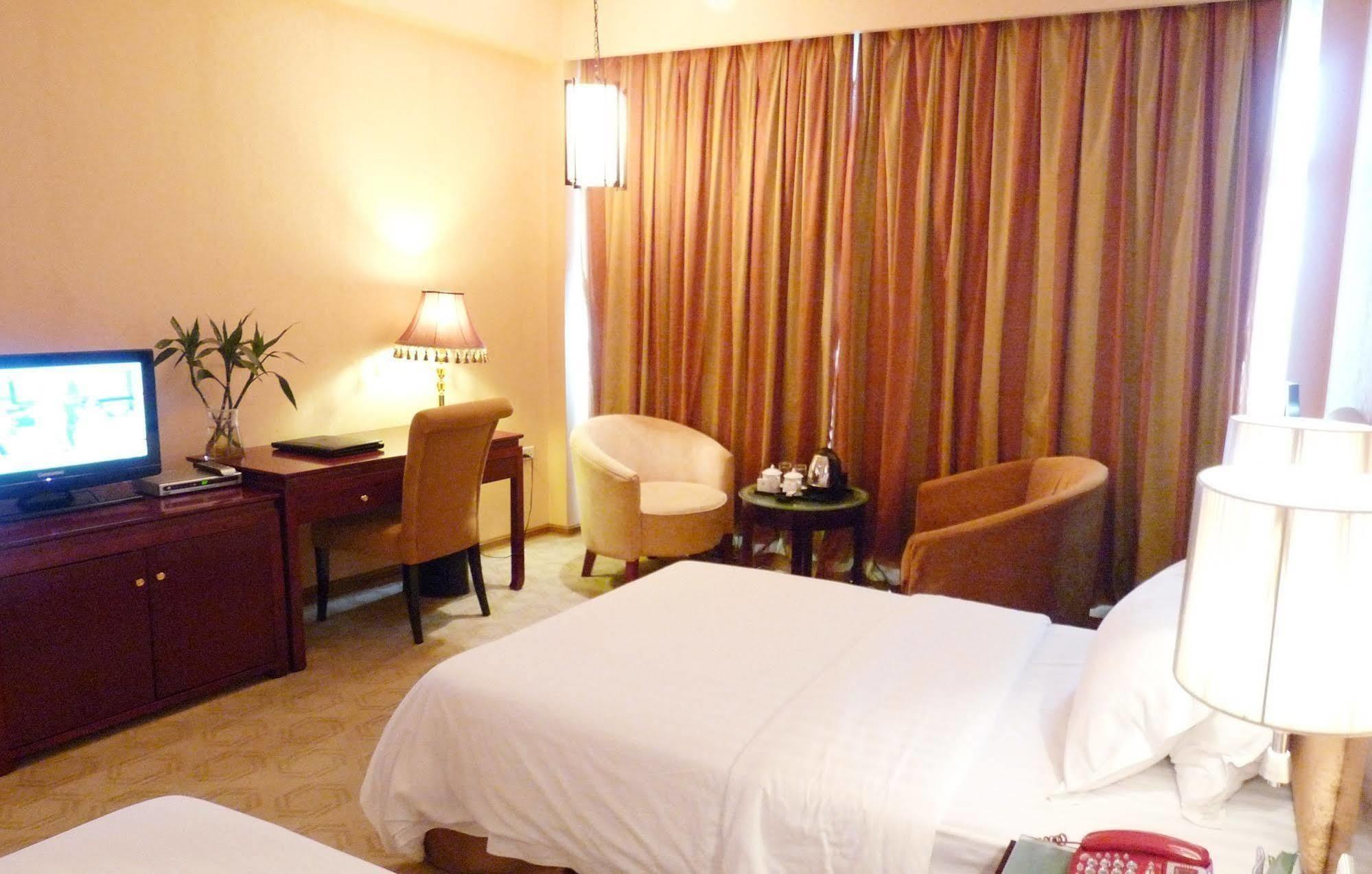 Jinyuan Hotel Wuzhou Exterior photo